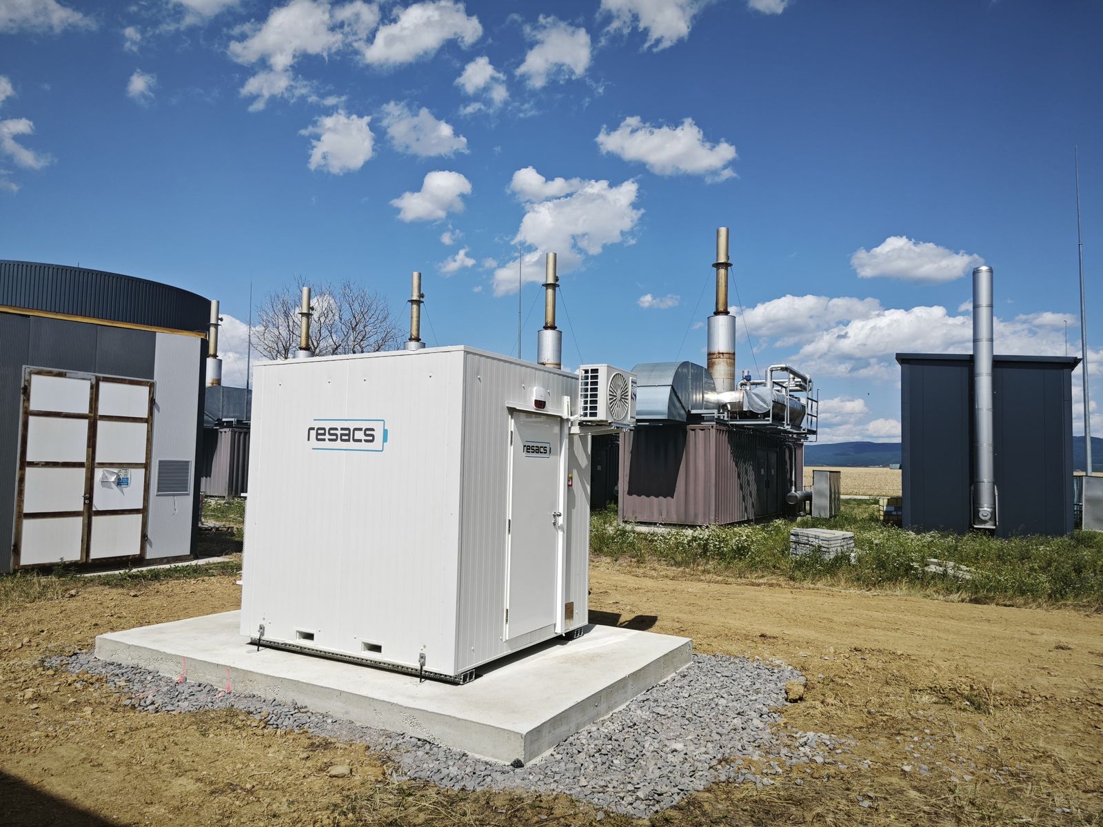 Resacs 100 kW / 432 kWh battery storage – KLV Energy, Slnečné záhrady, Sľažany