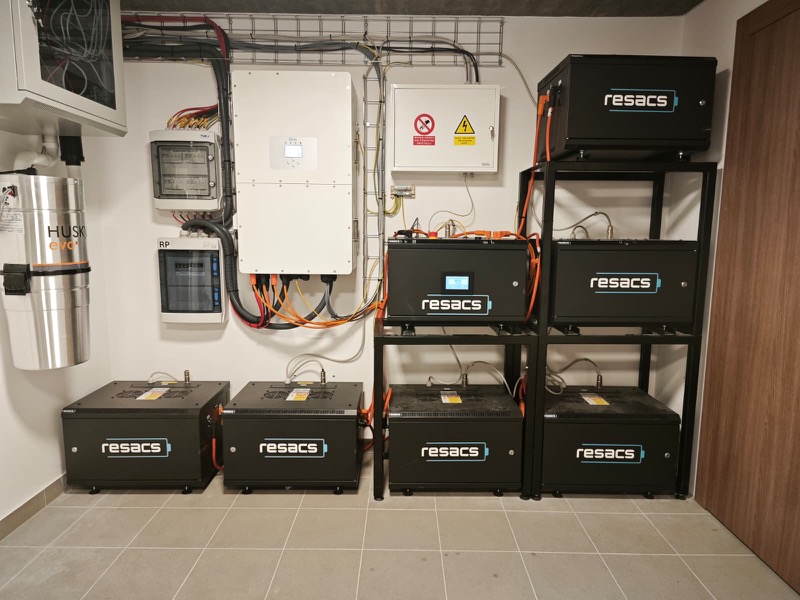 Bateriové úložiště Resacs 30 kW / 90 kWh – zákazník neuveden, Plzeň (instalace KMB Progress s.r.o.)